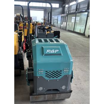 Rouleau compacteur R-1500