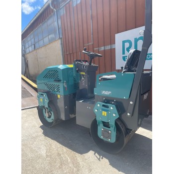 Rouleau compacteur R-1500